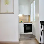 Quiet One-bedroom Flat Close To The Metro شقة ليل