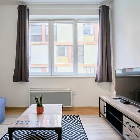 Quiet One-bedroom Flat Close To The Metro *